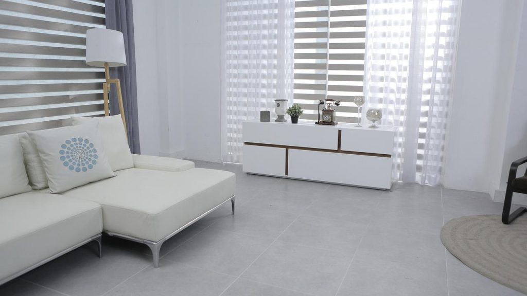 Collectie rolgordijnen voor privacy in verschillende stoffen en kleuren voor optimale lichtinval en bescherming